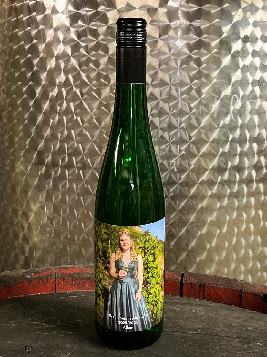 3: 2025 Alkener Riesling | „Weinkönigin Annika I.“